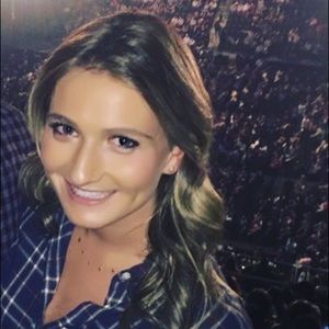 Meet your Posher, Ariane